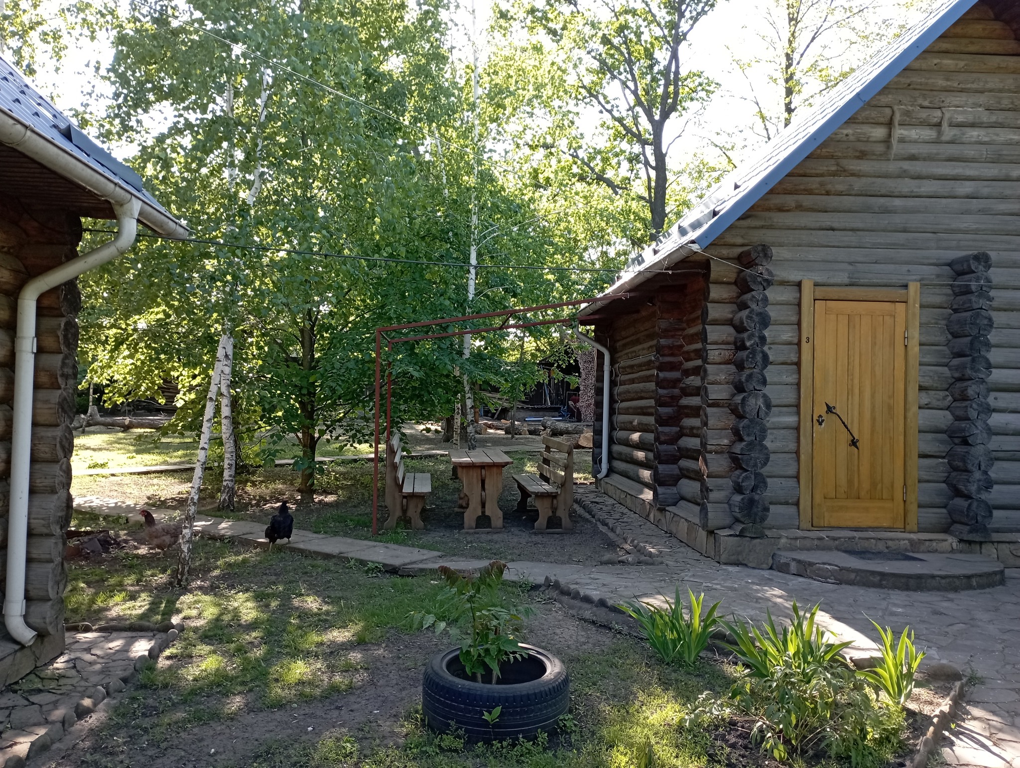 Затишний дерев’яний будиночок 3